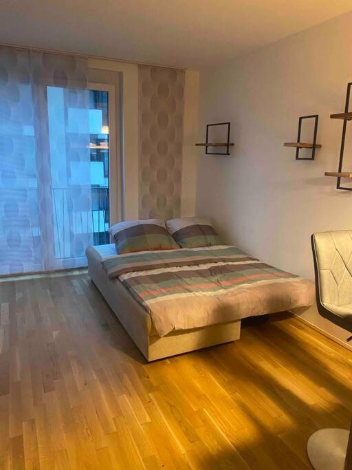 Moderne Wohnung In Der Toplage Inkl. Garage Wina Bagian luar foto