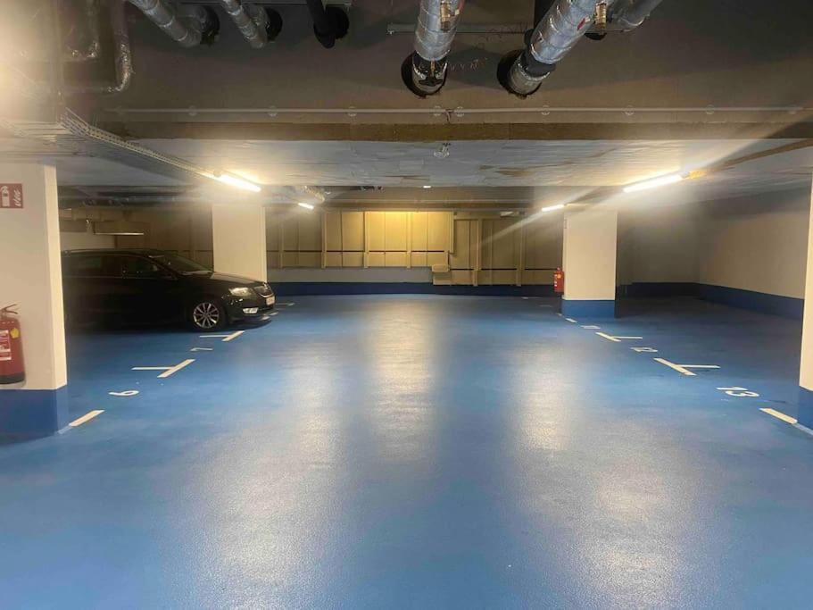 Moderne Wohnung In Der Toplage Inkl. Garage Wina Bagian luar foto