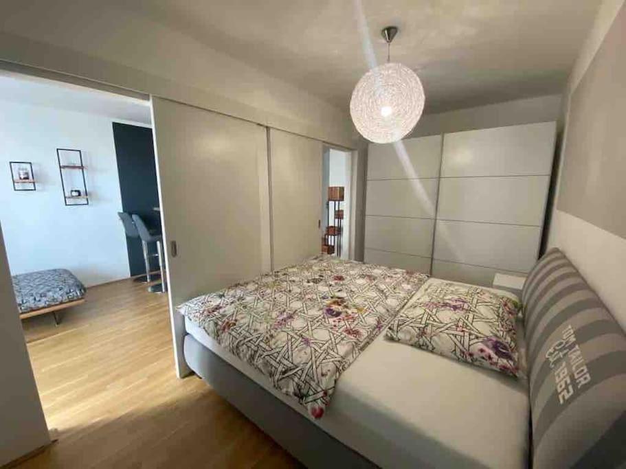 Moderne Wohnung In Der Toplage Inkl. Garage Wina Bagian luar foto